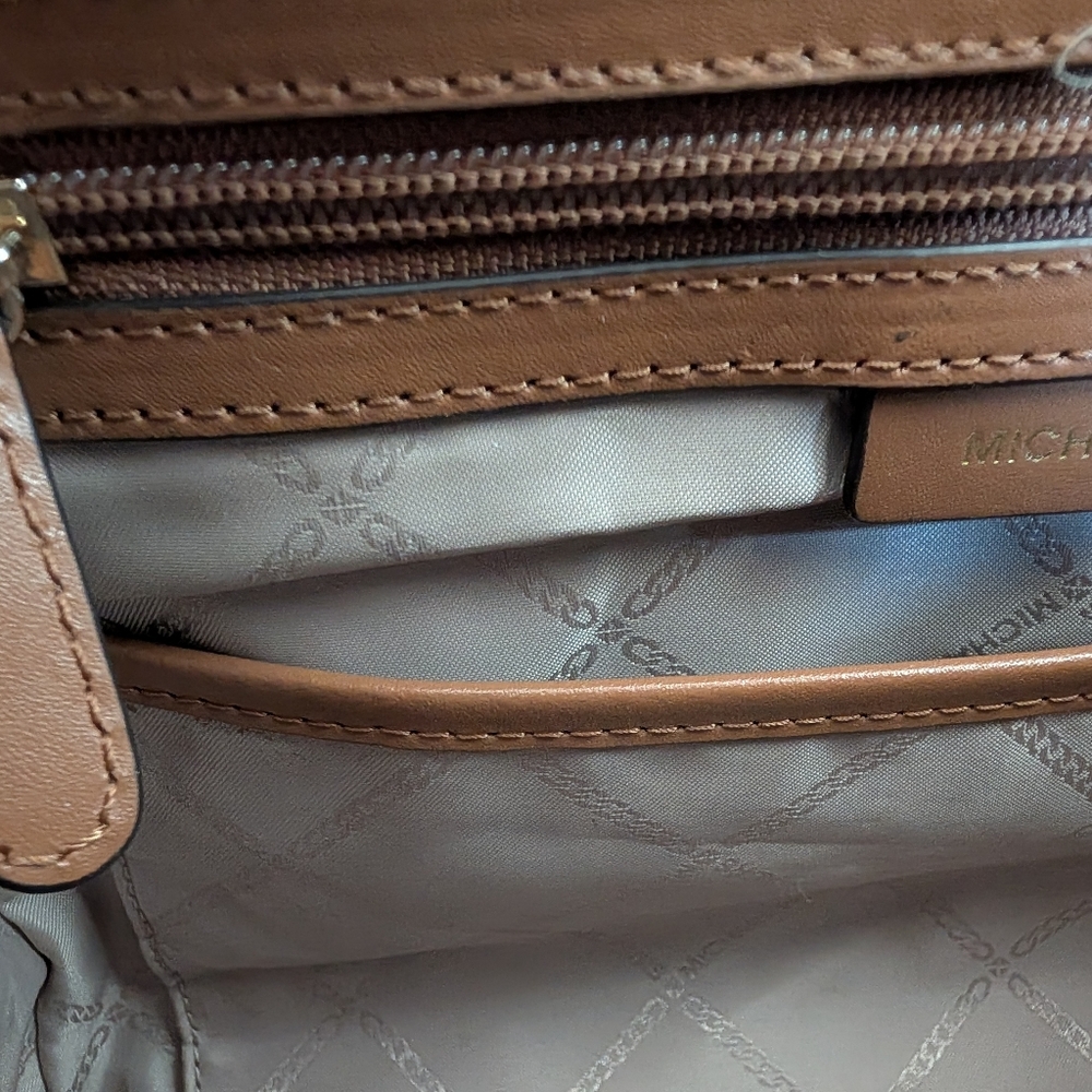 Michael Kors Brown and Tan Bedford Duffel Satchel Bag - Picture 12 of 16